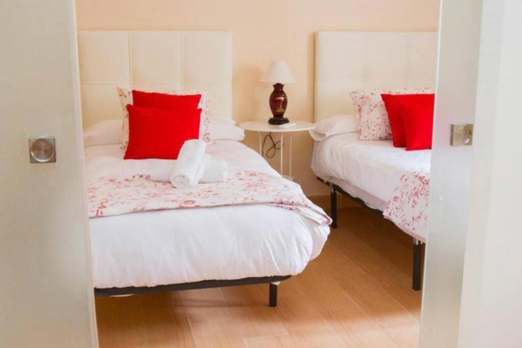 Piso Junto A La Catedral, 4-5 Personas Apartment มาลากา ภายนอก รูปภาพ