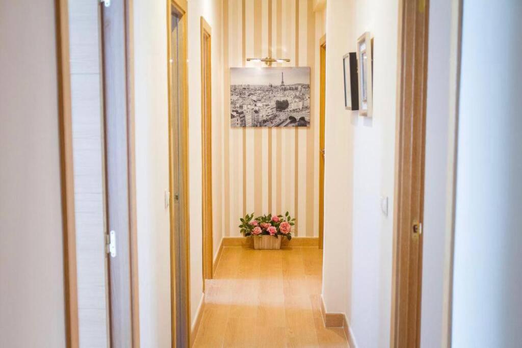 Piso Junto A La Catedral, 4-5 Personas Apartment มาลากา ภายนอก รูปภาพ