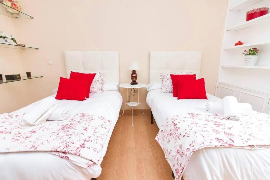 Piso Junto A La Catedral, 4-5 Personas Apartment มาลากา ภายนอก รูปภาพ