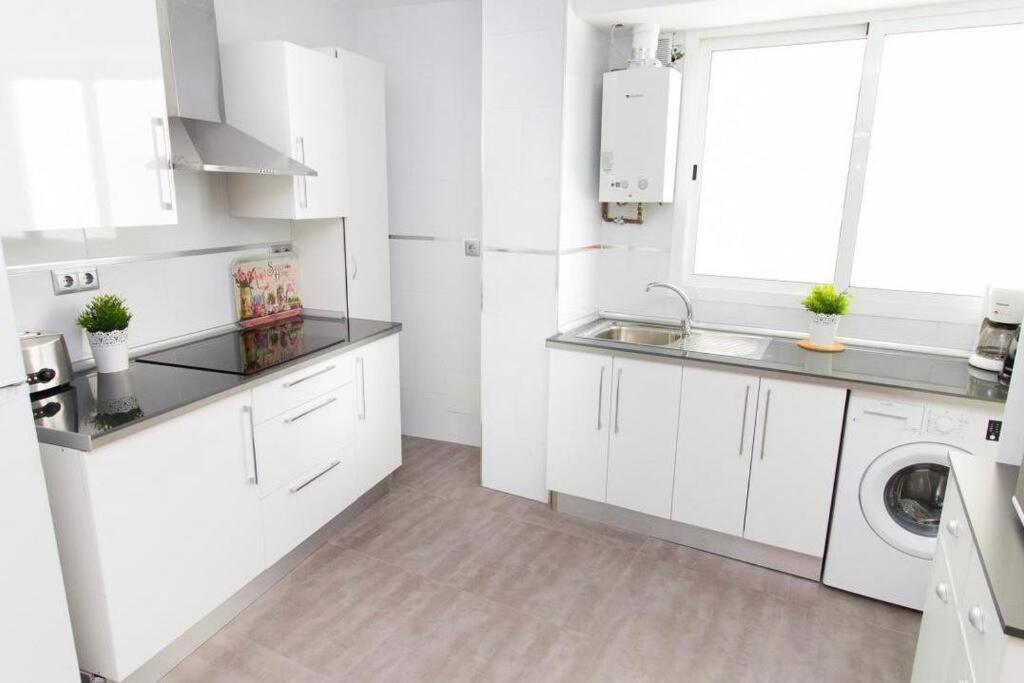 Piso Junto A La Catedral, 4-5 Personas Apartment มาลากา ภายนอก รูปภาพ