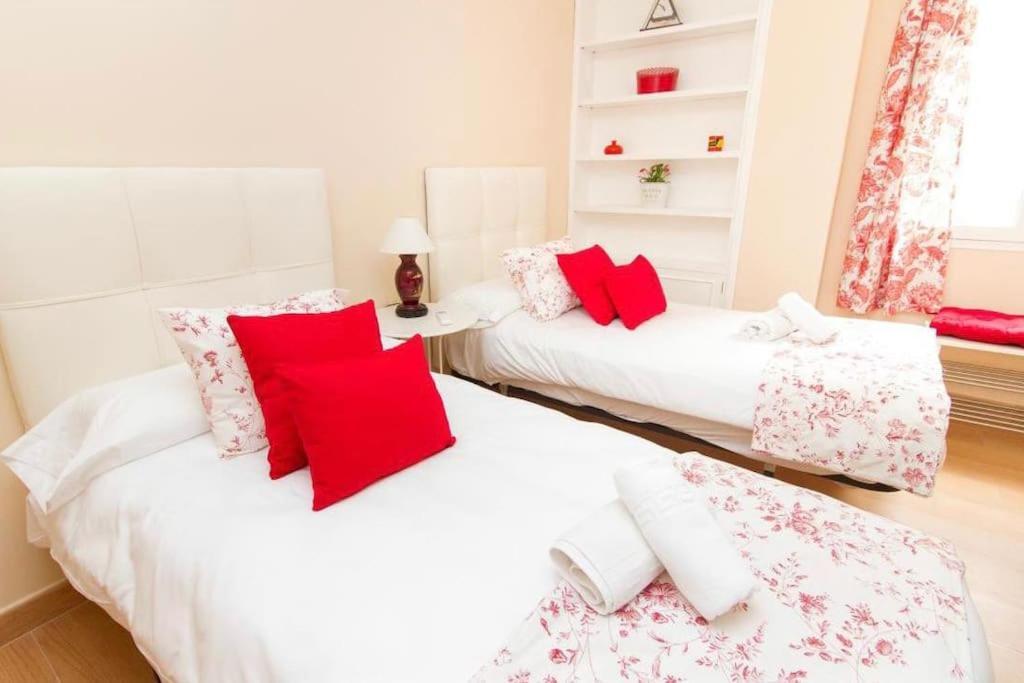 Piso Junto A La Catedral, 4-5 Personas Apartment มาลากา ภายนอก รูปภาพ